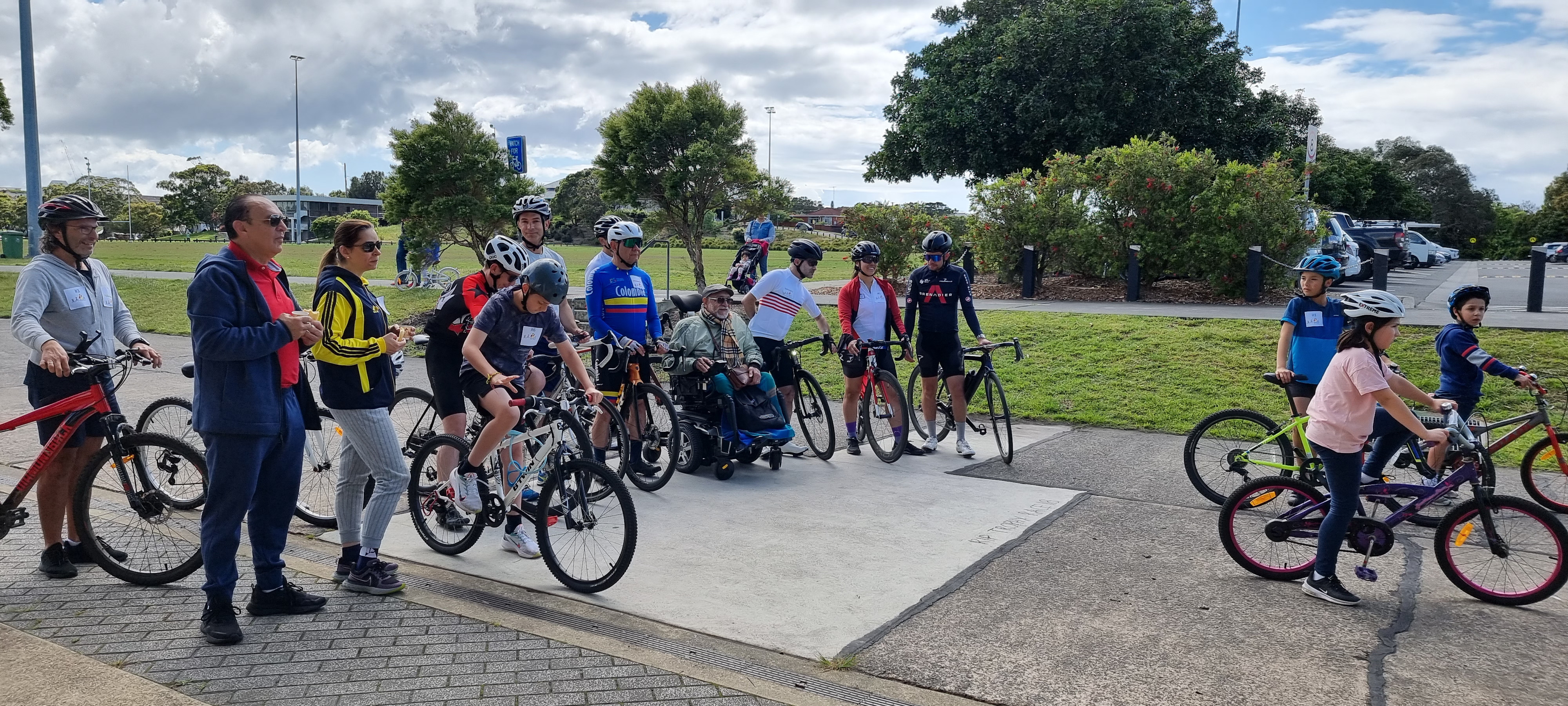 Los colombianos en Sídney pedalearon a fondo por la construcción de la paz